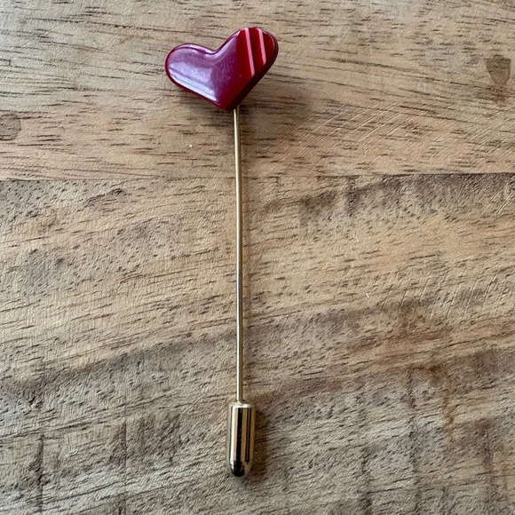 Pretty little gold stick pin with dark red heart, great Valentine’s Day gift - Picture 5 of 10